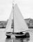 Tjotter 'Wilhelmina' onder zeil in Oosterhaven te Enkhuizen. (Collectie Nederland, foto W. van Leeuwen)